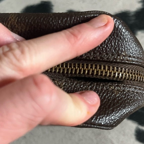 Louis Vuitton Trousse Monogram Cosmetic Bag - Picture 8 of 16